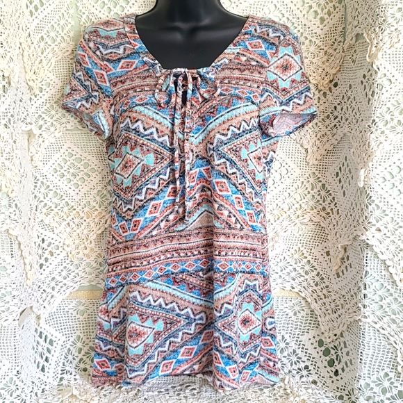 3/$15🌼Kristen Nicole Brand Southwest Print Sweater Shirt sz Small - Picture 2 of 7